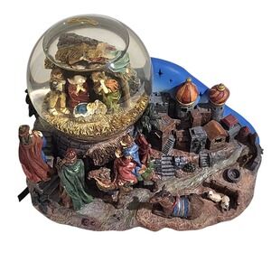 Nativity And Wise Men Scene Musical Snow Globe - It Came Upon A Midnight Clear